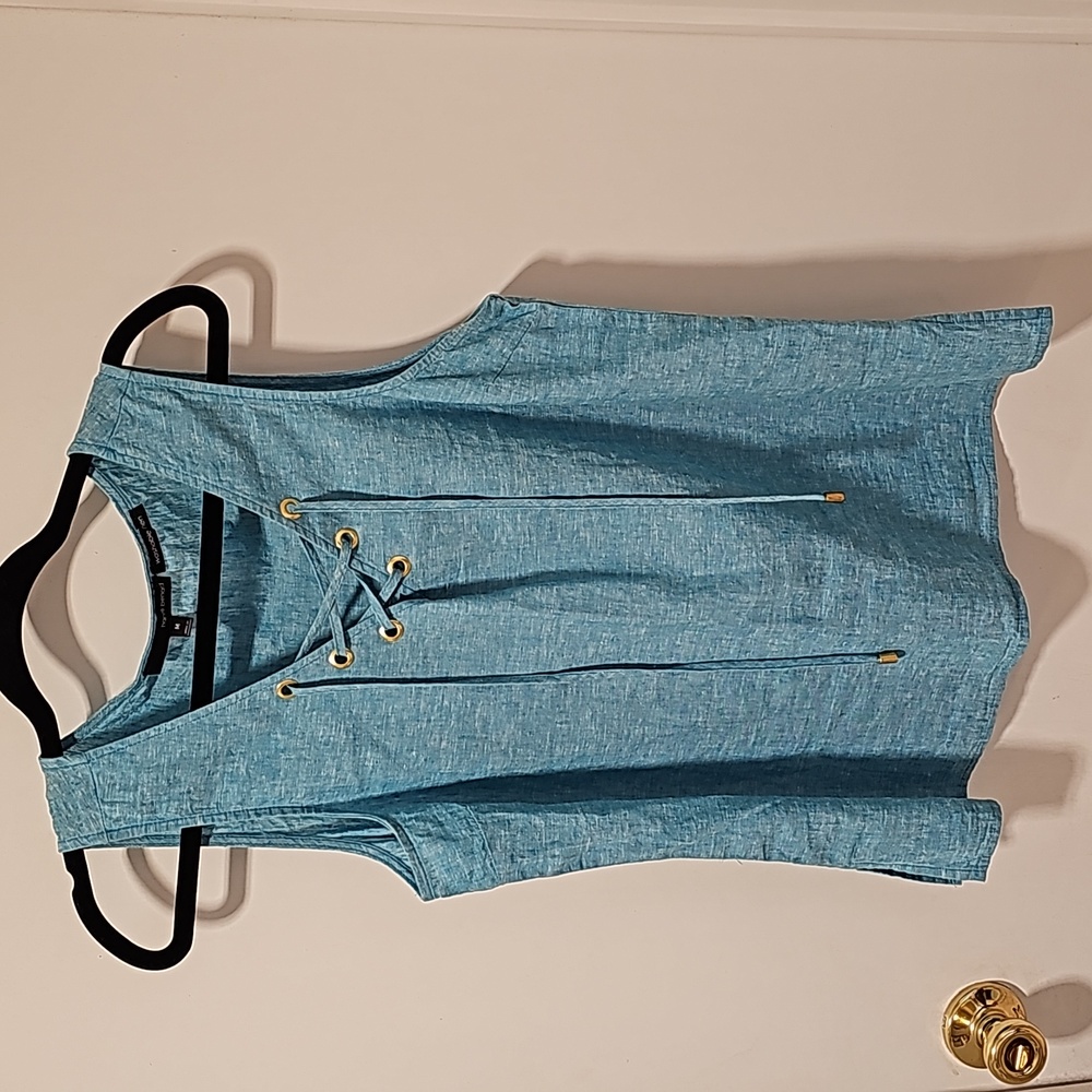 Harve Benard washable linen top. Blue. Lace up front gold detail. Medium.